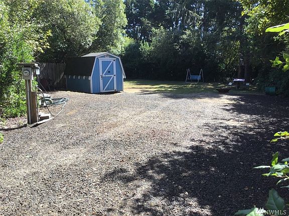 2nd image of 307 Mizzen Ave NW
