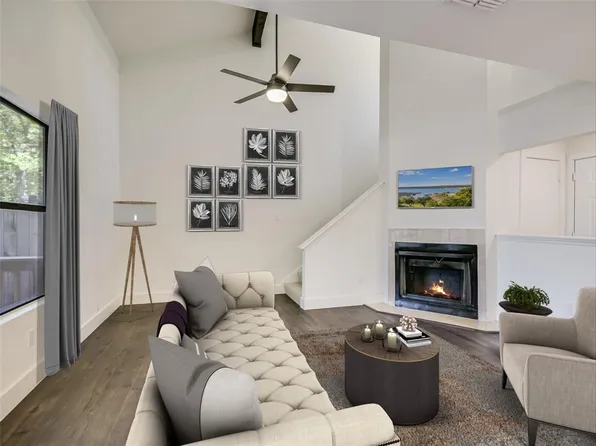 512 Eberhart Ln APT 1002, Austin, TX 78745