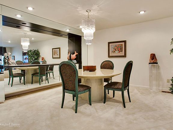 5th image of 56 Hyde Ct