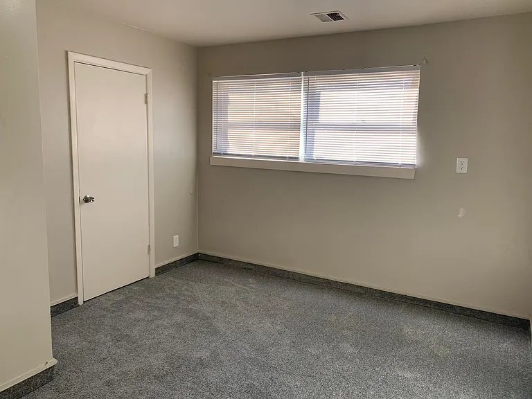 2314 W Savannah St — Photo 13