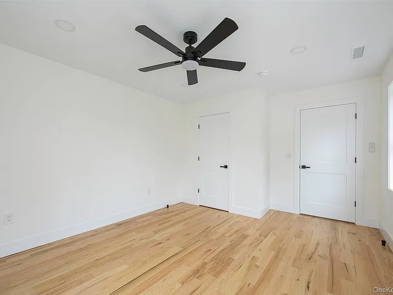 7441 S Broadway — Photo 24