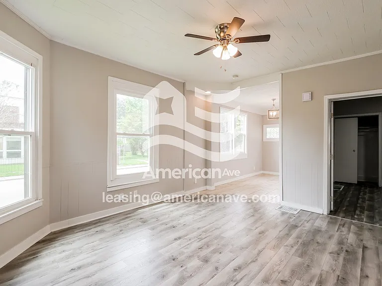 1536011_001_living_room_2.jpg