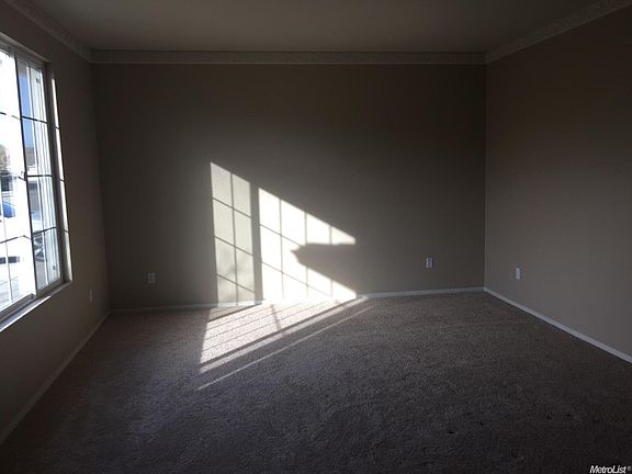 5th image of 534 N Vasconcellos Ave