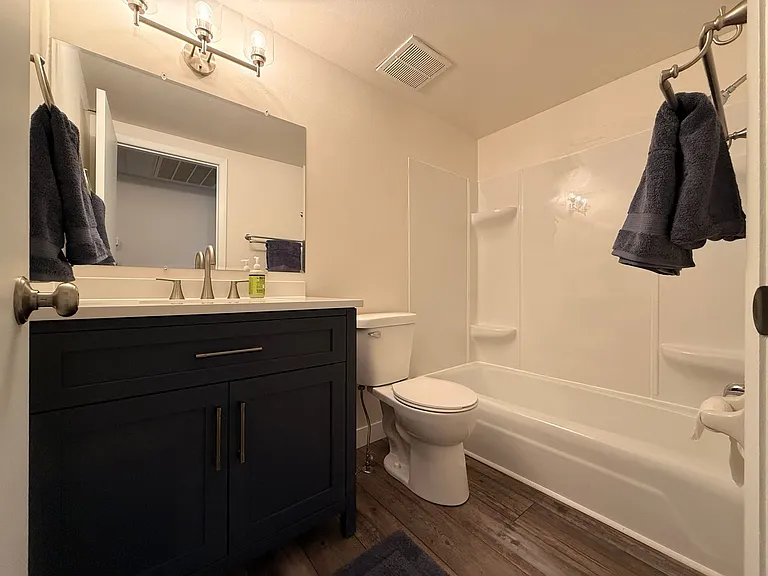 Wingra West Apartments — Photo 23