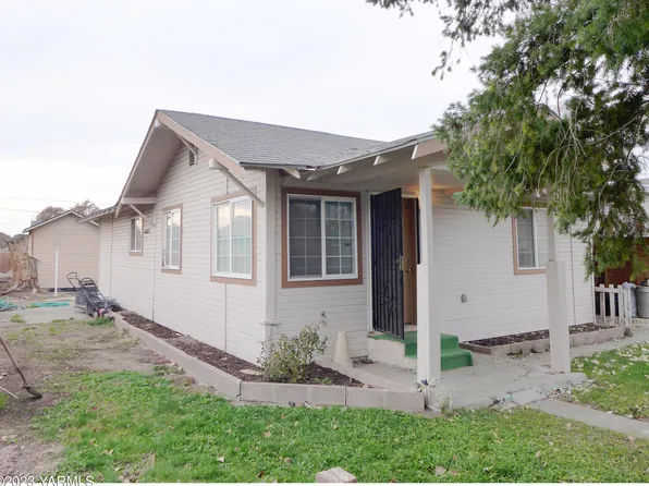 309 N G St, Toppenish, WA 98948