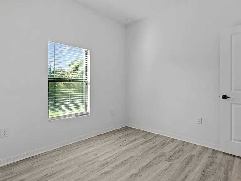 548 Knapp St — Photo 43