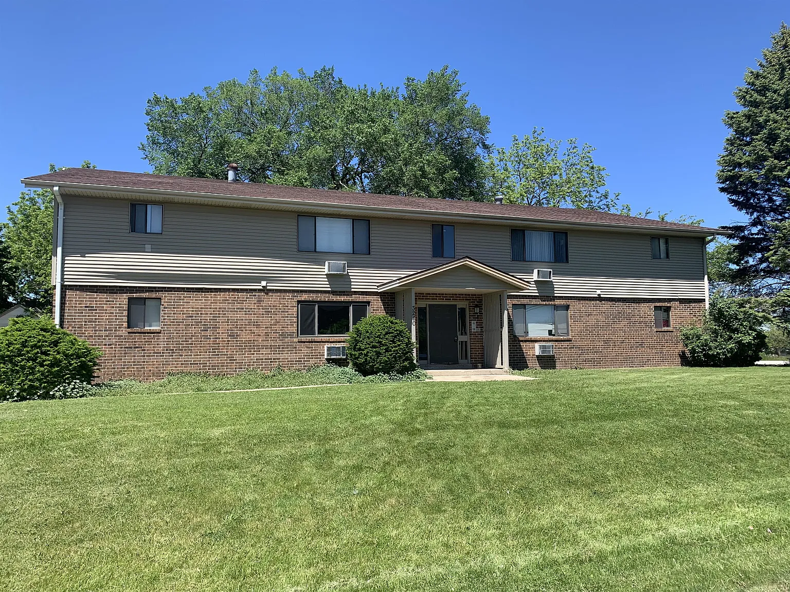 3240 Packer Drive - 204 — Photo 1