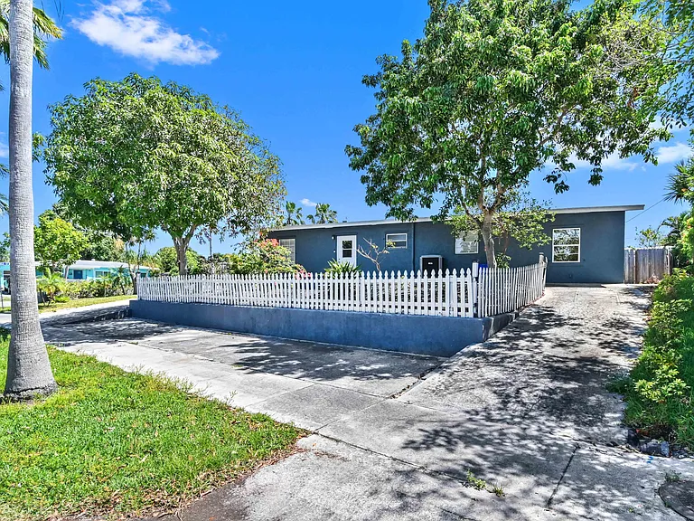 1032 W Jennings St — Photo 2