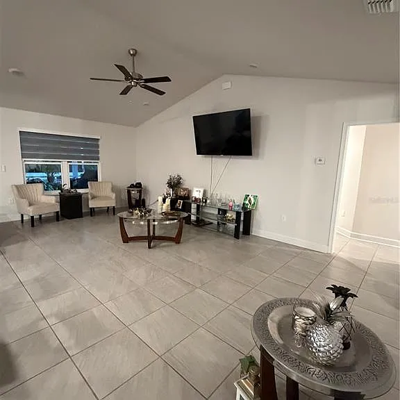 93 Royal Oak Dr — Photo 9