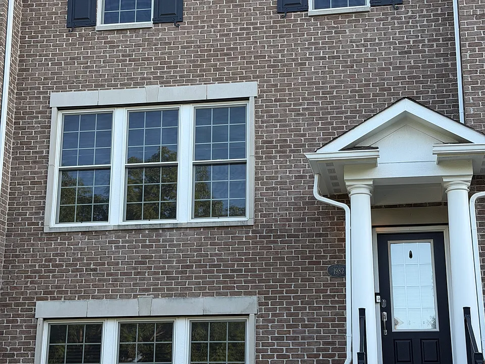 1982 Rhettsbury St