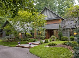 12 Stuyvesant Cres, Asheville, NC 28803