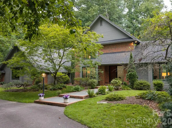 12 Stuyvesant Cres, Asheville, NC 28803