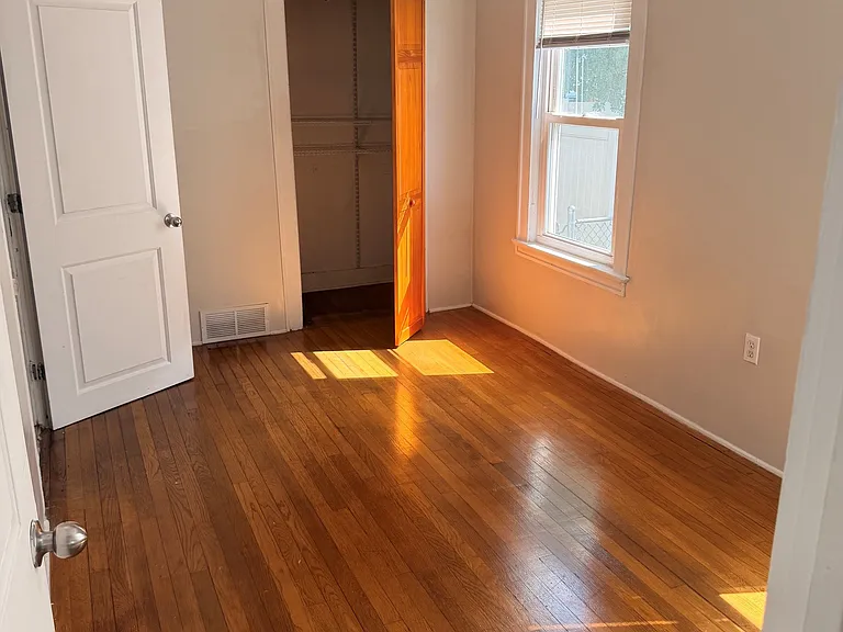 8 Frederick Ave #2 — Photo 3