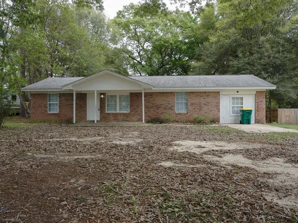 6115 Willow Ln N, Crestview, FL 32539