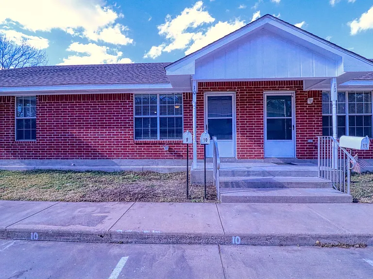 2221 Bowie Dr #11 — Photo 33