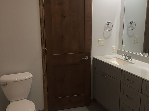 2nd image of 1112 W 40th St