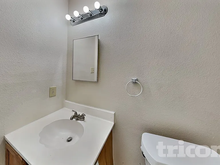 8055 Chestnut Cedar Dr — Photo 13