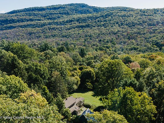 4th image of 505 Clove Valley Road