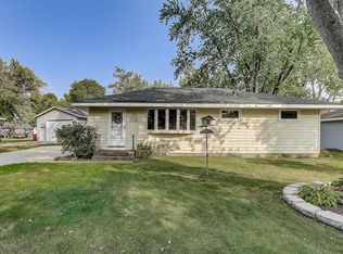 11421 Gladiola St NW, Coon Rapids, MN 55433