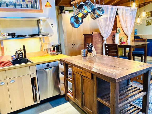 Kitchen, with dishwasher