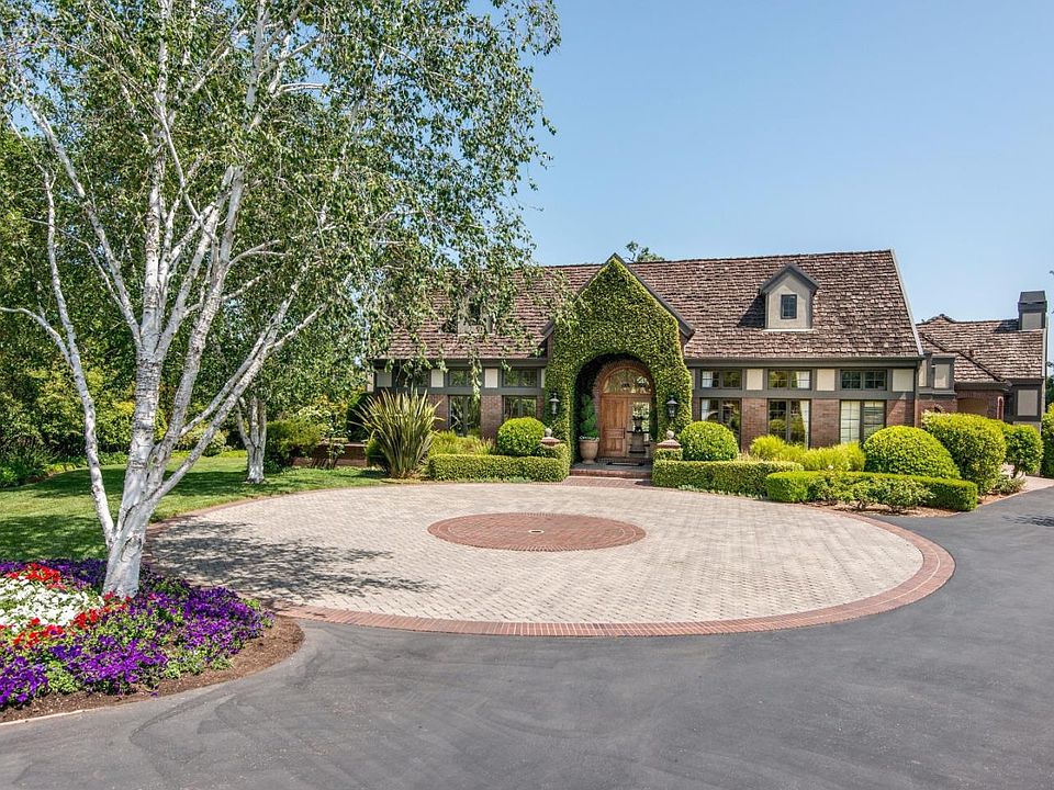 1st image of 14815 Three Oaks Ct