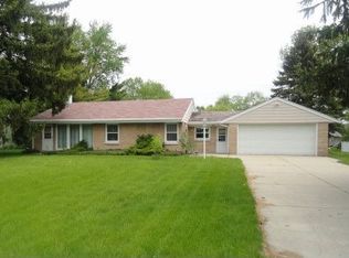 1412 S Wildwood Dr, New Berlin, WI 53151