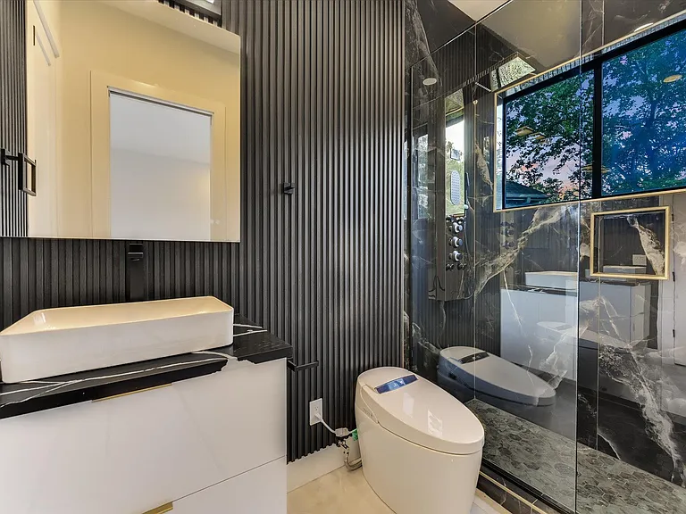 9409 Bell Mountain Dr — Photo 34