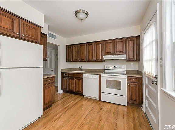 5th image of 161 Washington Blvd
