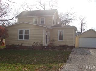 235 E Pearl St, Farmington, IL 61531