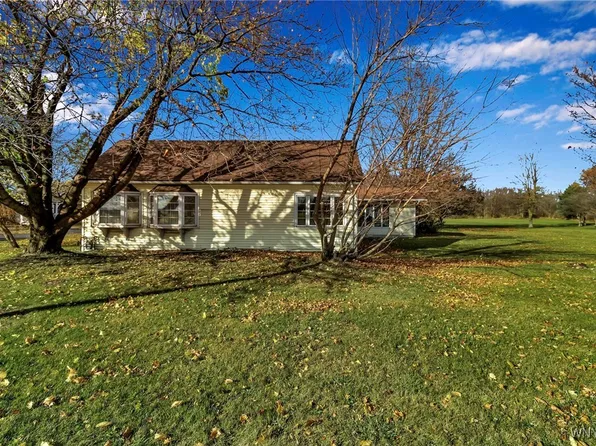 11552 Main St, Clarence, NY 14031