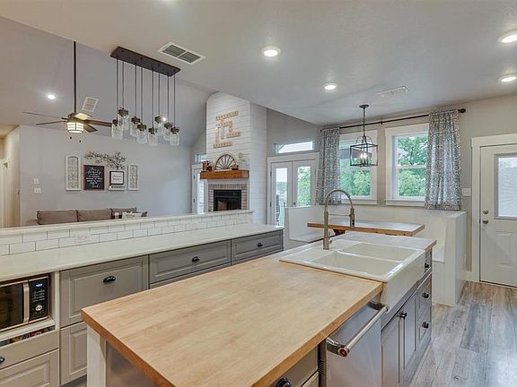 4th image of 755 Meadow Lake Dr