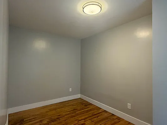 Bedroom, photo 2