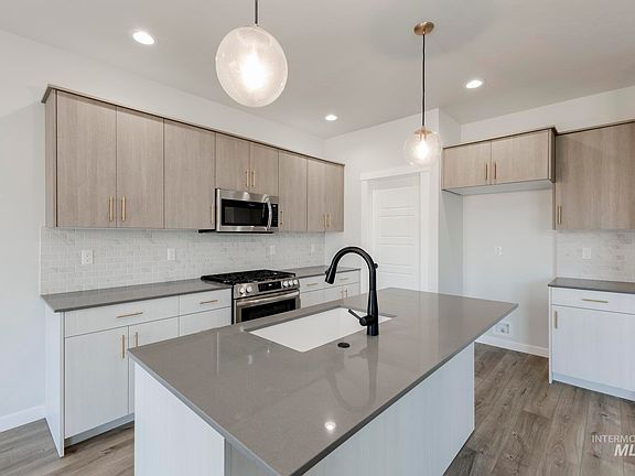 5th image of 5046 S Amorita Ave
