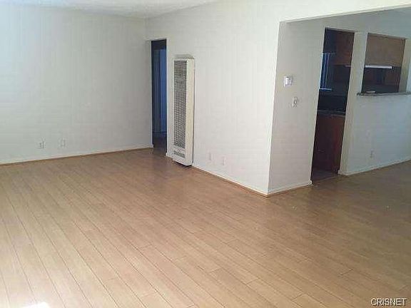 4th image of 842 N Screenland Dr #A