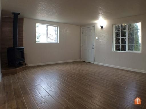 3rd image of 1308 Smith Ln