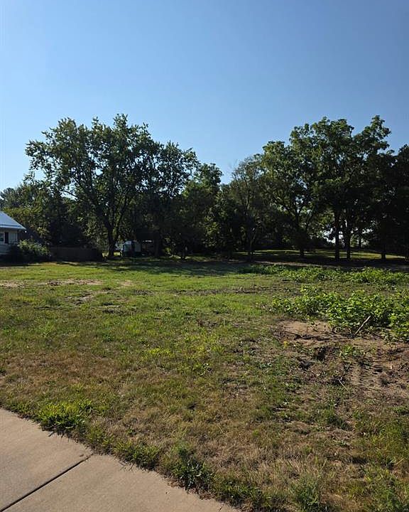 2nd image of 15 15th Street