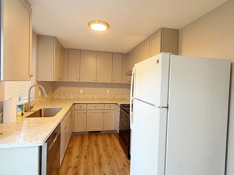 9832 SE Hult St — Photo 5