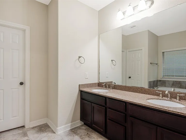 10823 Paula Bluff Ln — Photo 22