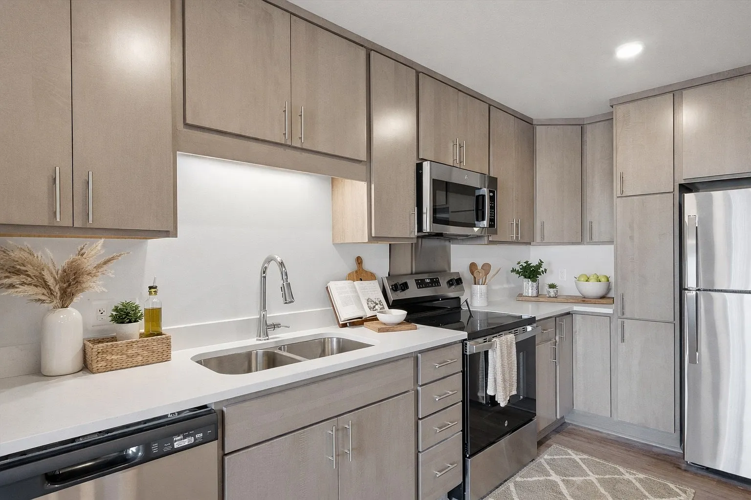 Ride Apartments — Photo 1