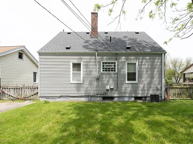 1587 Leroy St — Photo 22