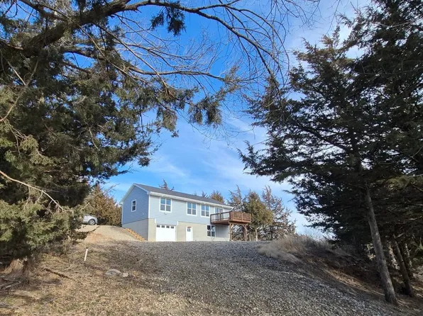 163 Oak Park Rd, Yankton, SD 57078