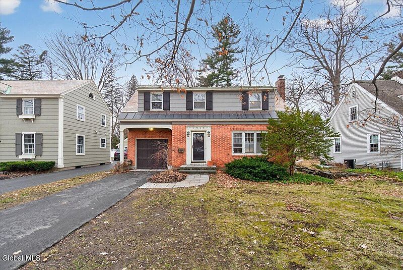 4th image of 1527 Dean Street