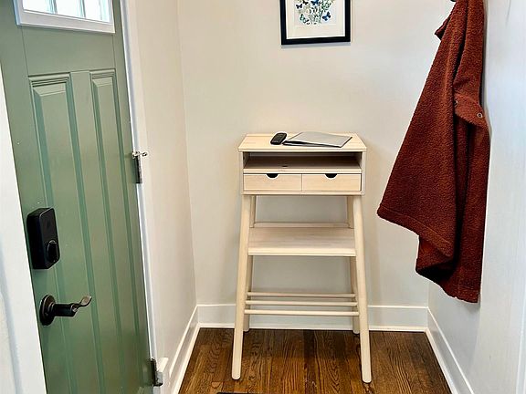 3rd image of 831 S 50th St