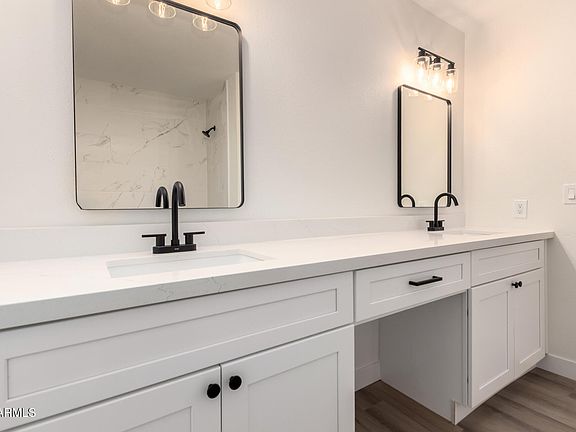 5th image of 7056 W CARON Drive