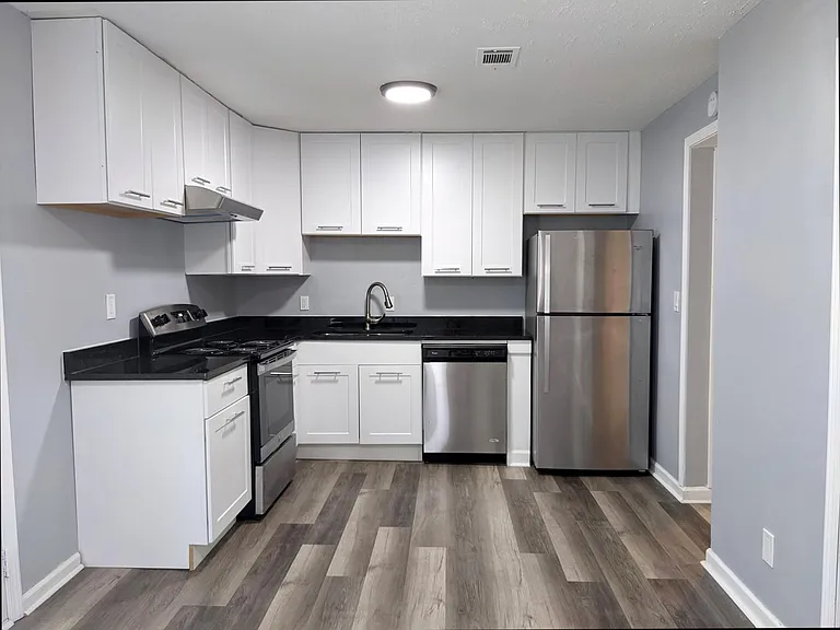 2429 Peachwood Cir NE #1 — Photo 2