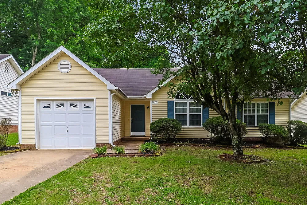 3 bed, 2.0 bath, 1202 sqft, $1,800 — Photo 1