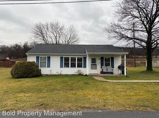 456 W Oak Ave, Robesonia, PA 19551