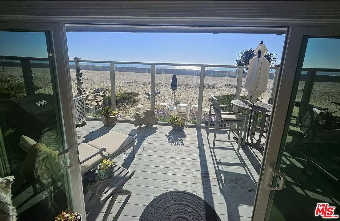 3 bed, 3.0 bath, 1311 sqft, $13,000 — Photo 1