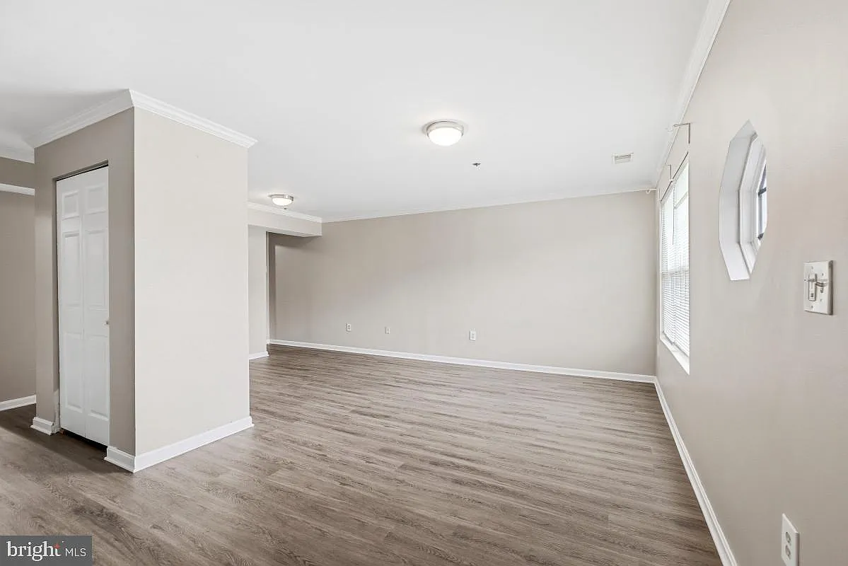 5816 N Holly Springs Dr — Photo 3
