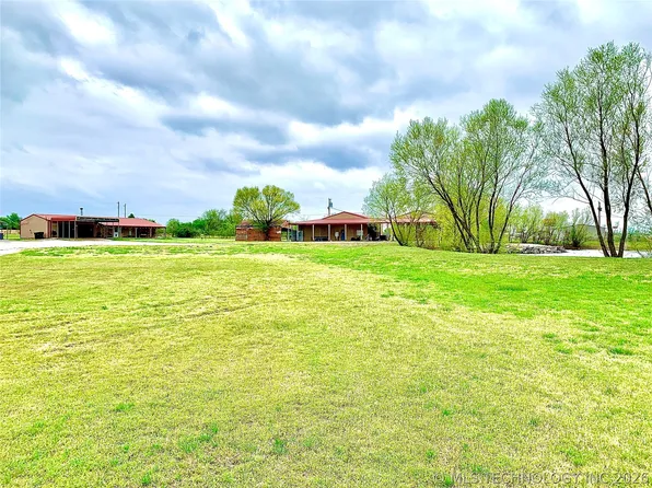 10092 Kennys Trucks Dr, Mounds, OK 74047